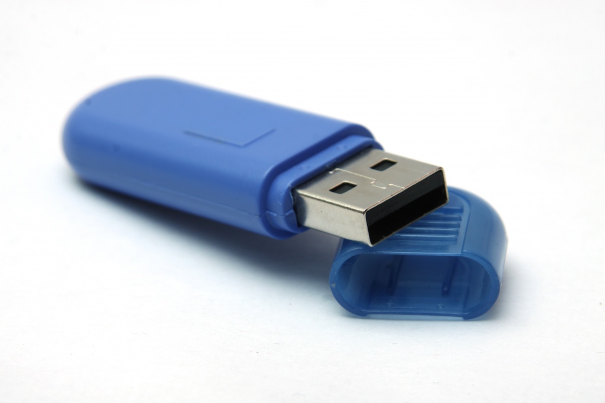 USB-флеш-накопитель - 24 Июня 2015 - Блог - История средств хранения данных